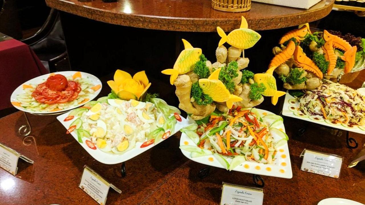 Lotus Elegance Cruise Hotel Ha Long Bagian luar foto