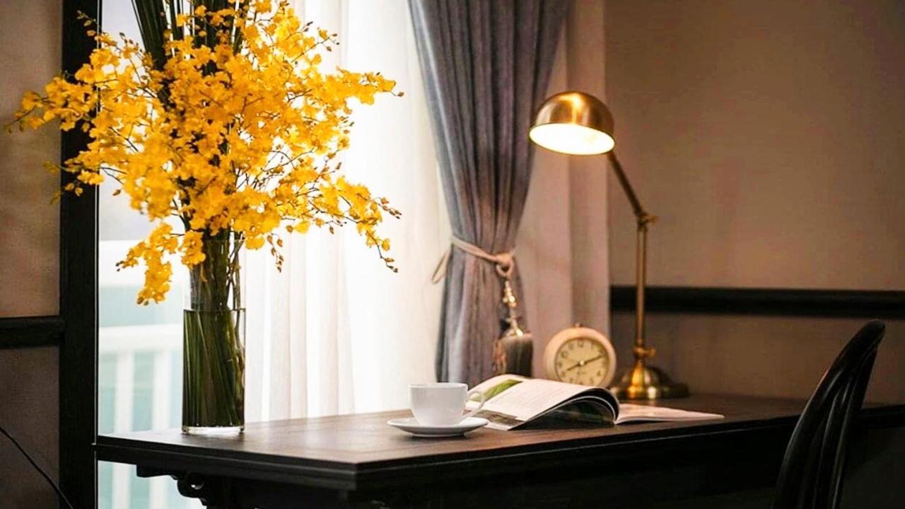 Lotus Elegance Cruise Hotel Ha Long Bagian luar foto