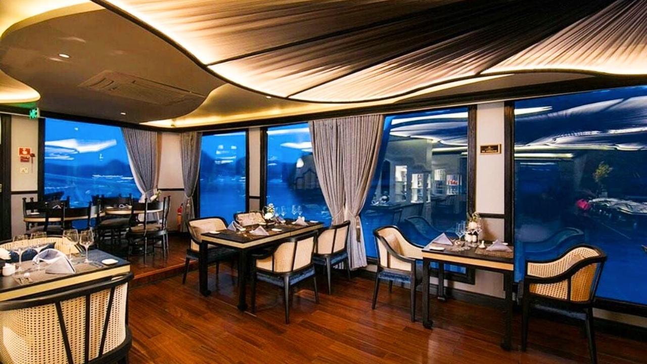 Lotus Elegance Cruise Hotel Ha Long Bagian luar foto