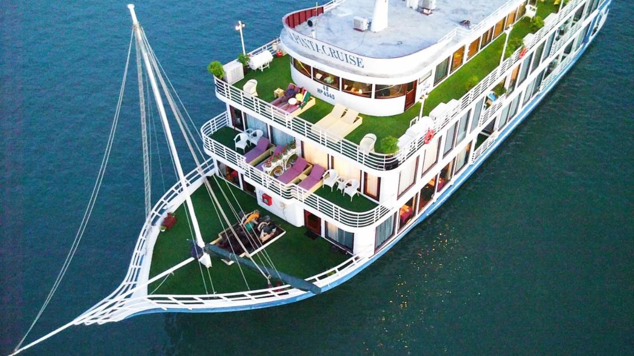 Lotus Elegance Cruise Hotel Ha Long Bagian luar foto