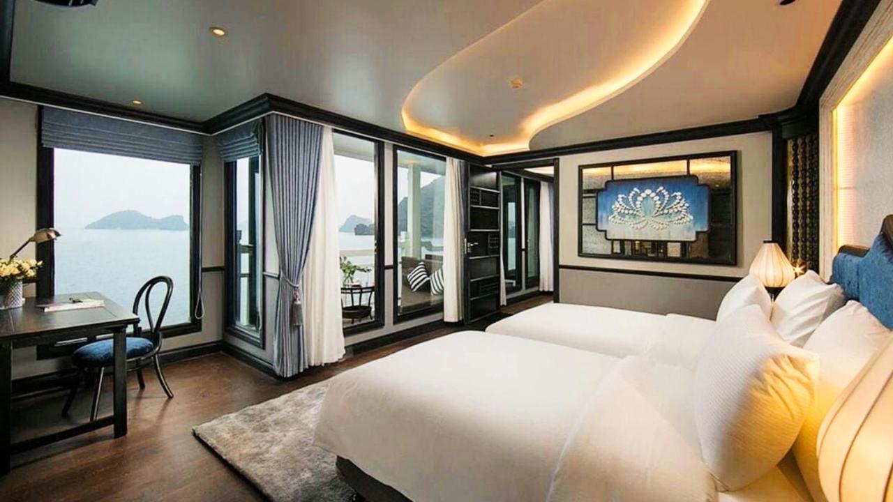 Lotus Elegance Cruise Hotel Ha Long Bagian luar foto