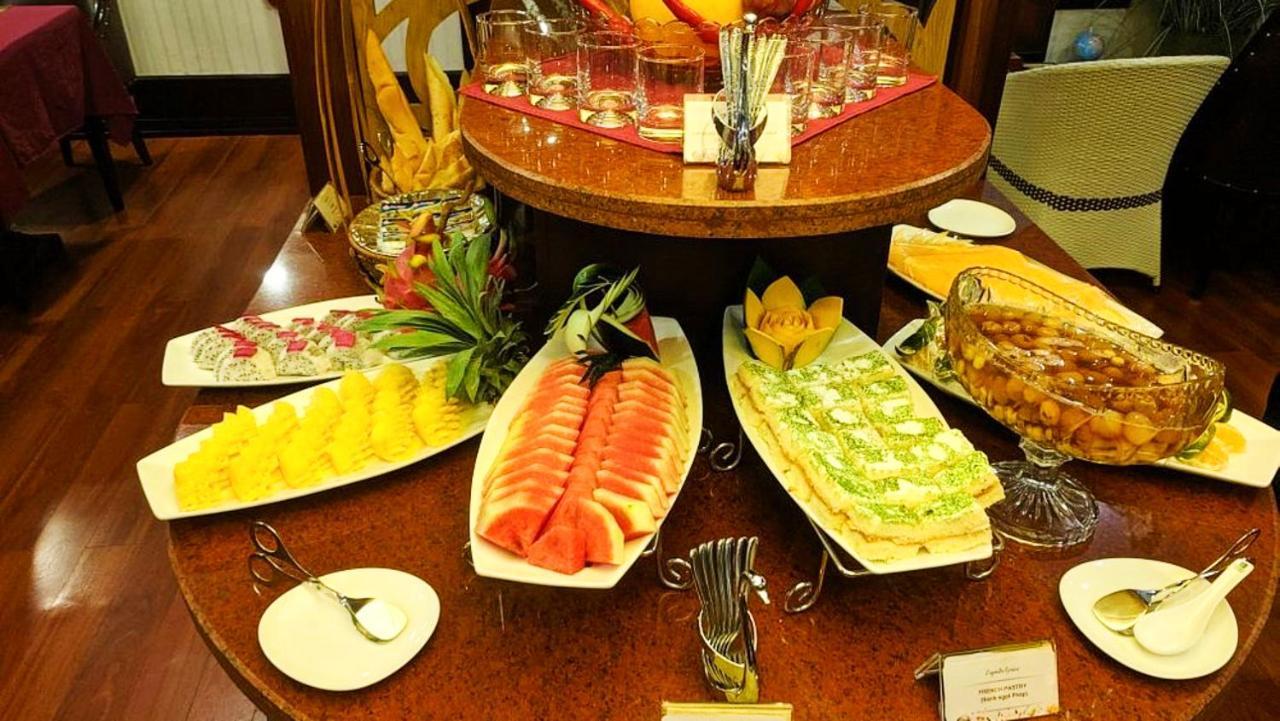 Lotus Elegance Cruise Hotel Ha Long Bagian luar foto