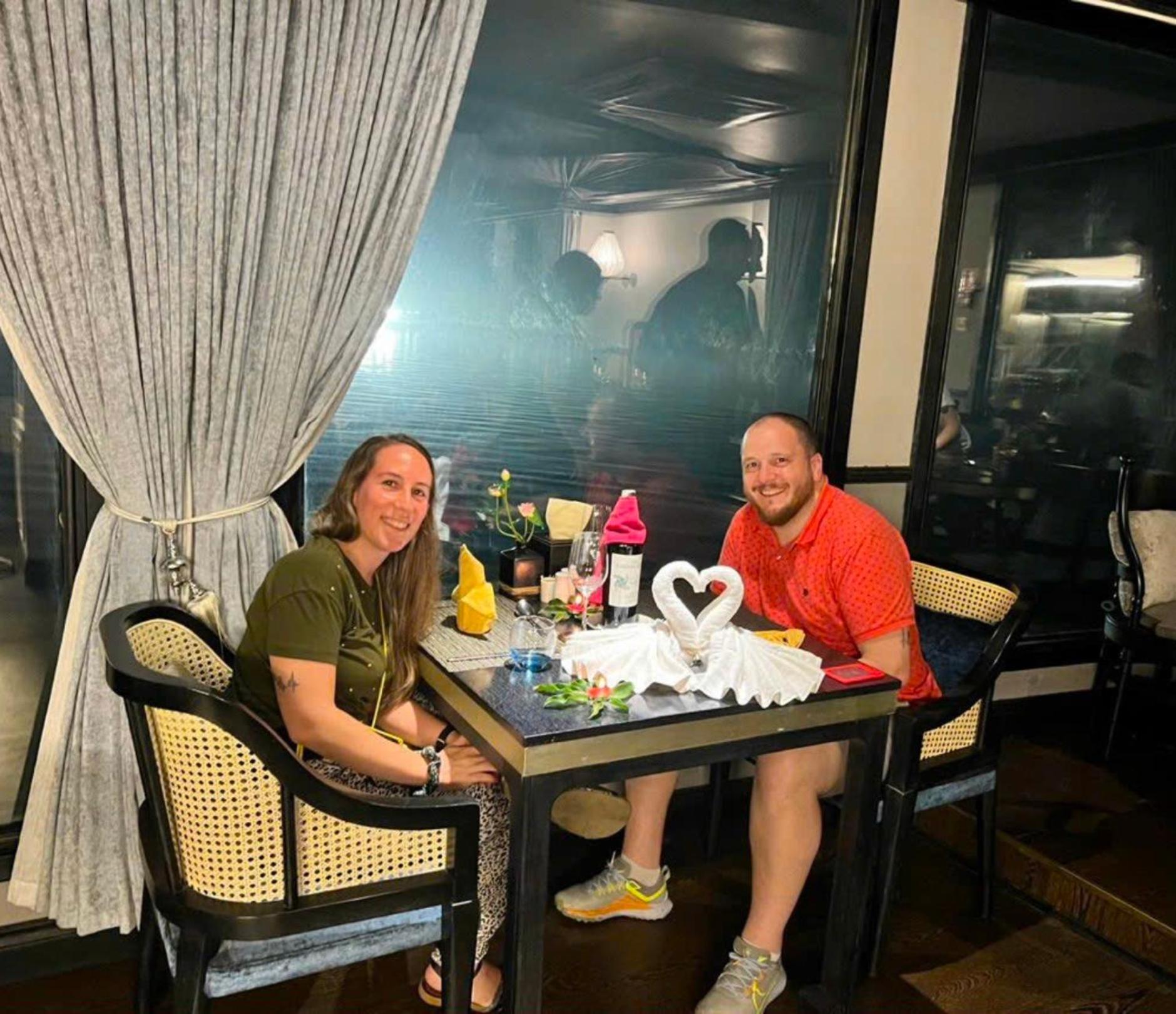 Lotus Elegance Cruise Hotel Ha Long Bagian luar foto