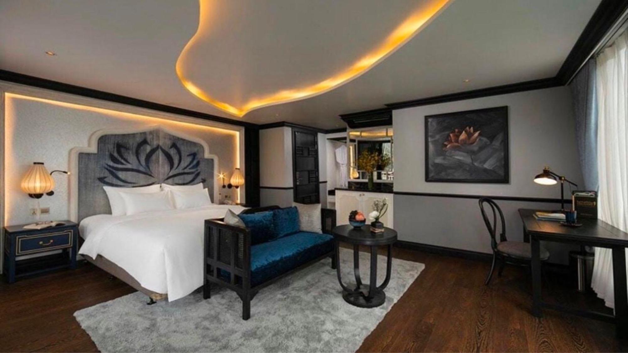 Lotus Elegance Cruise Hotel Ha Long Bagian luar foto
