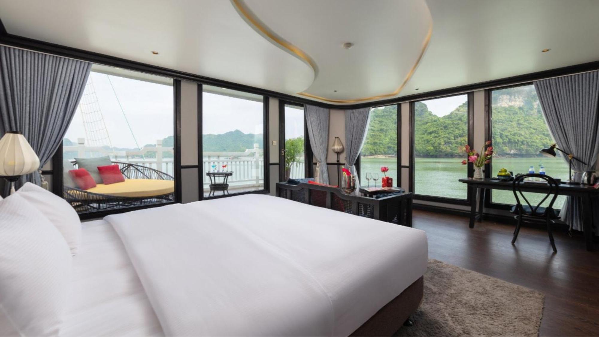 Lotus Elegance Cruise Hotel Ha Long Bagian luar foto