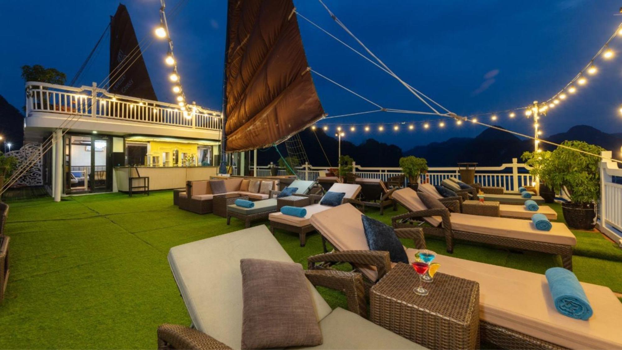 Lotus Elegance Cruise Hotel Ha Long Bagian luar foto